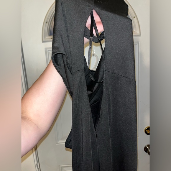 Superdown | XXS Black Erla Cutout Maxi Dress - Picture 11 of 12